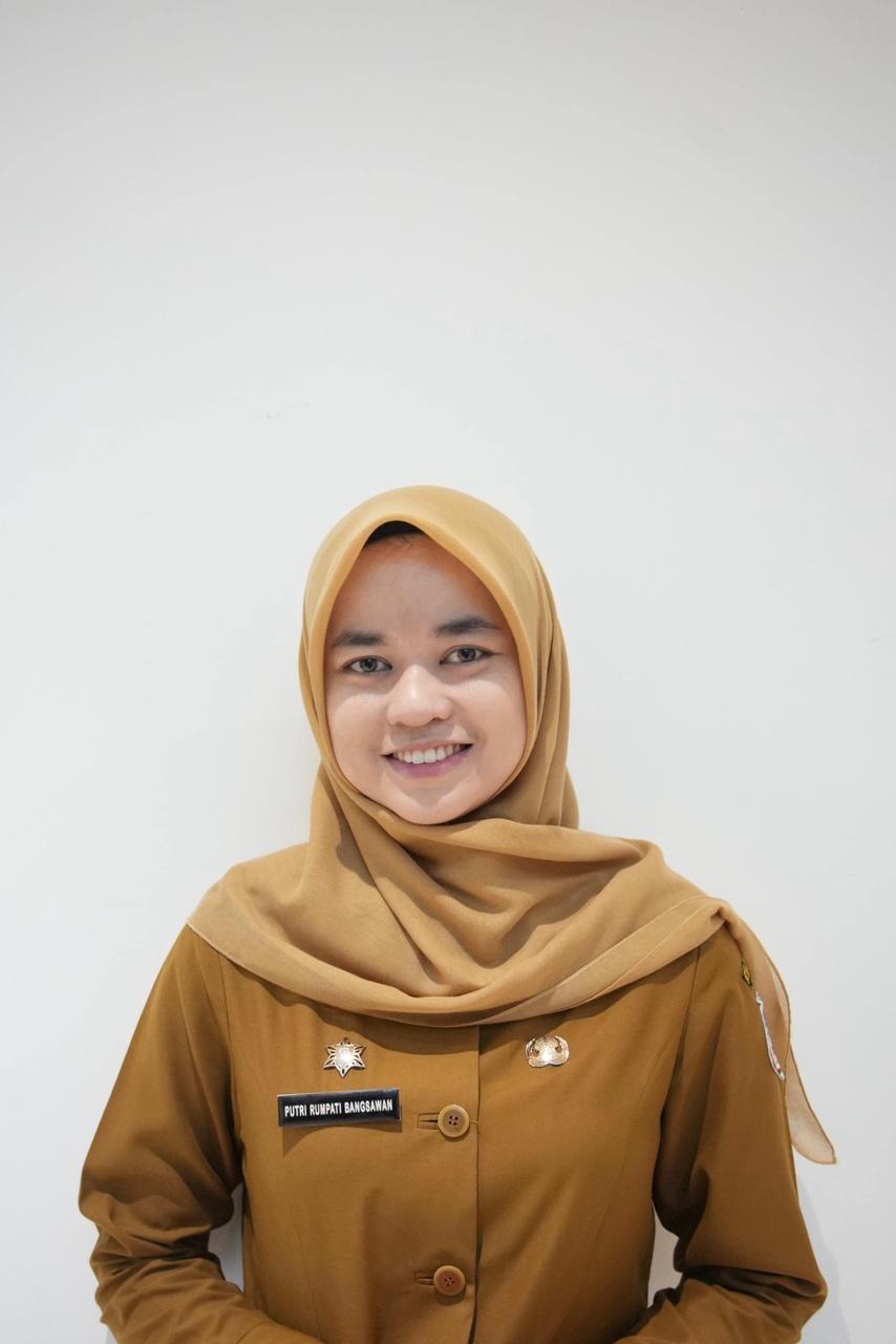 Putri Rumpati Bangsawan, S.Tr.I.P
